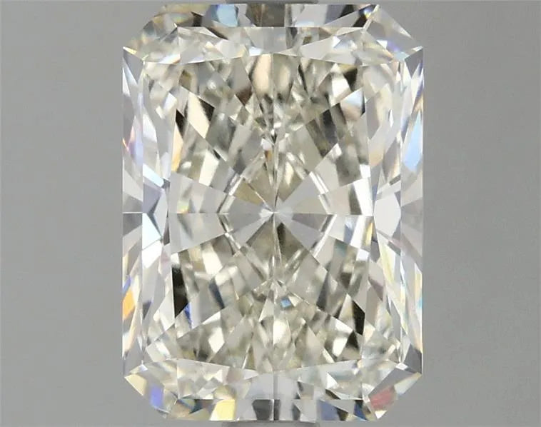 2.45ct Radiant Lab Grown Diamond (Colour H, Clarity VVS2, IGI Certified)