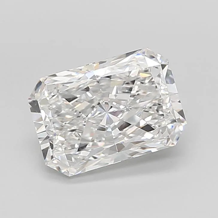 3.03ct Radiant Lab Grown Diamond (Colour E, Clarity VS1, IGI Certified)