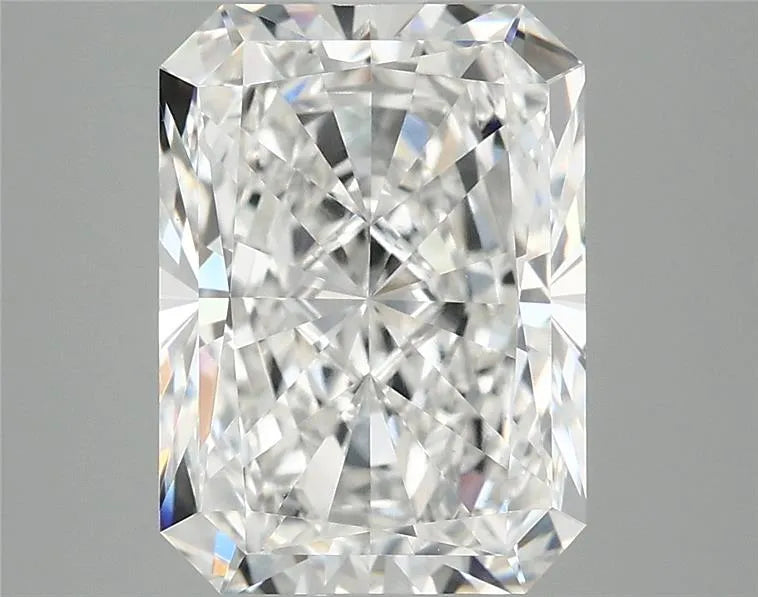 4.01ct Radiant Lab Grown Diamond (Colour F, Clarity VVS2, IGI Certified)