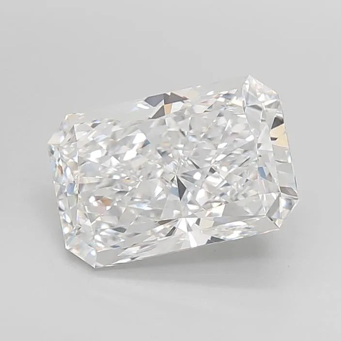 4.02ct Radiant Lab Grown Diamond (Colour D, Clarity VVS1, IGI Certified)