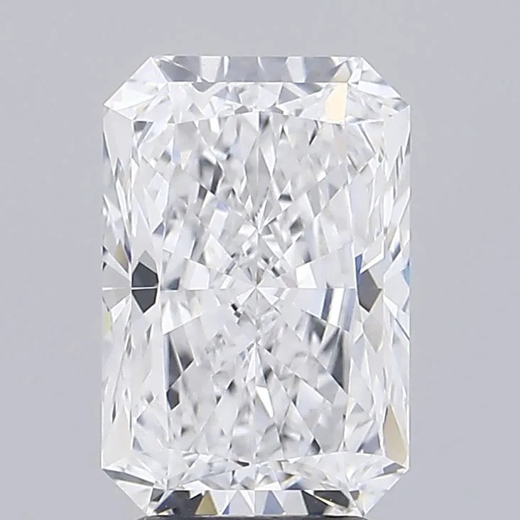4.19ct Radiant Lab Grown Diamond (Colour E, Clarity VVS1, IGI Certified)