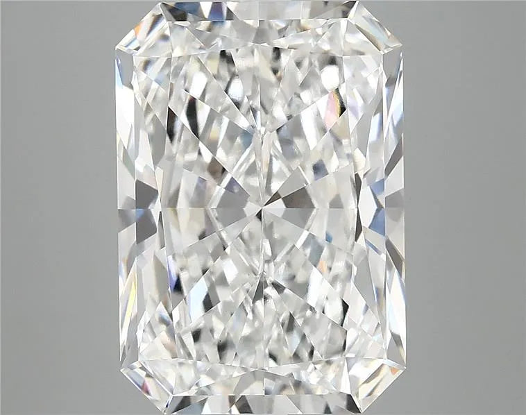 8.22ct Radiant Lab Grown Diamond (Colour E, Clarity VVS2, IGI Certified)