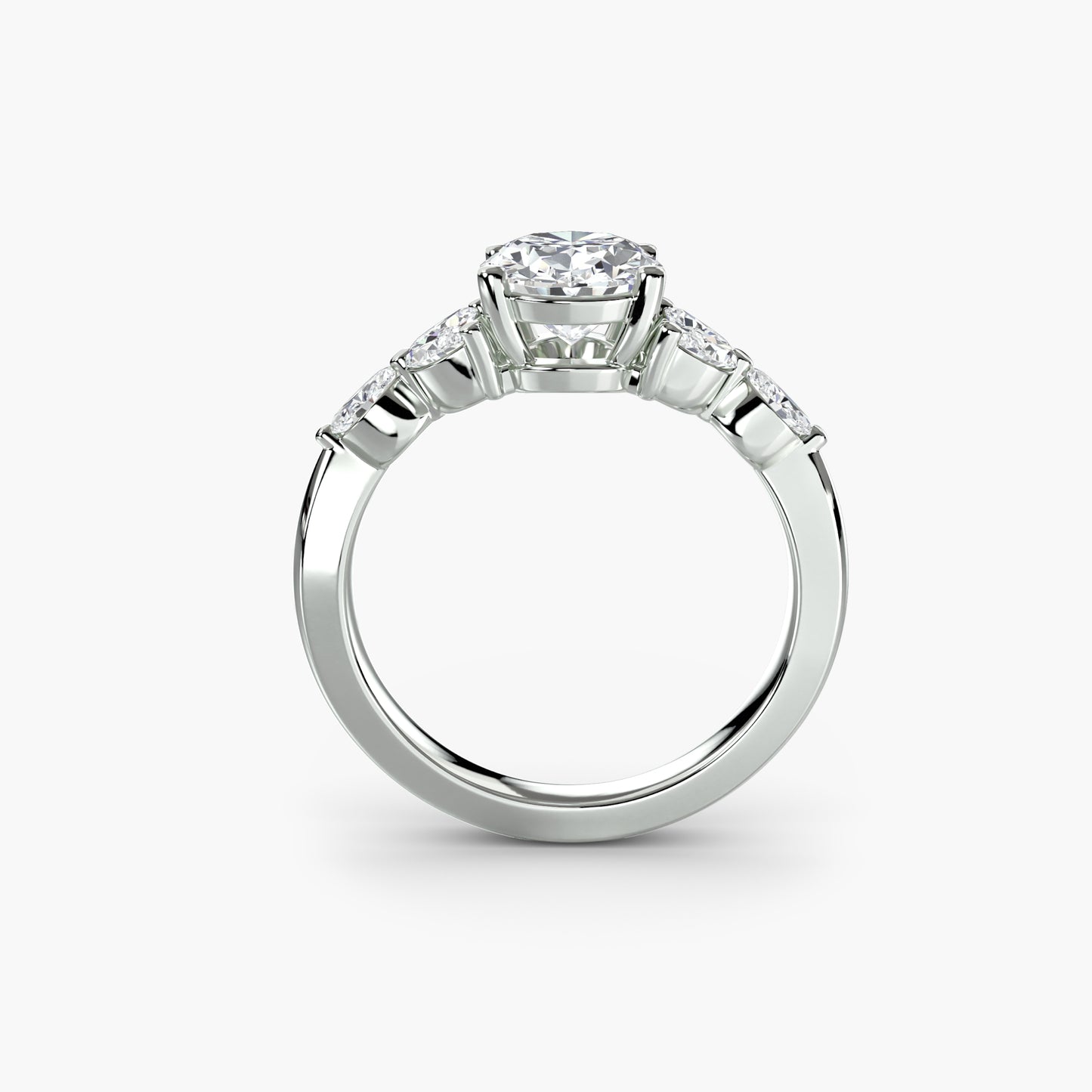 The "St. Tropez" Cluster Ring