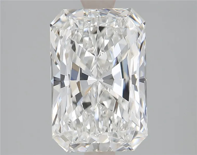 2.33ct Radiant Lab Grown Diamond (Colour E, Clarity VVS1, IGI Certified)