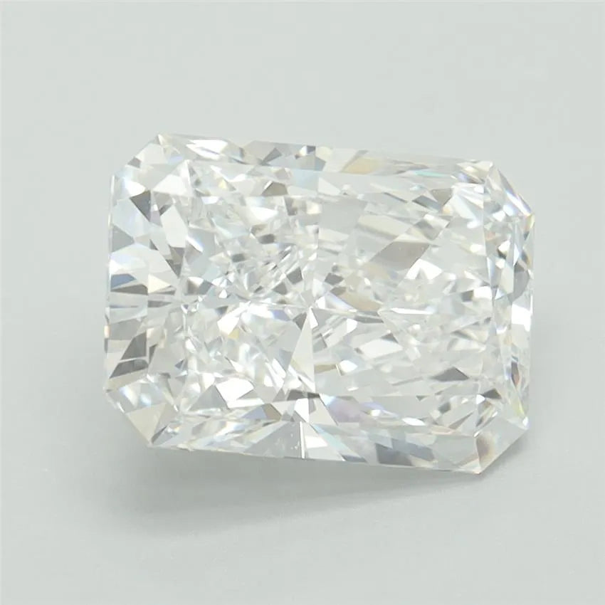 2.74ct Radiant Lab Grown Diamond (Colour D, Clarity VVS2, IGI Certified)