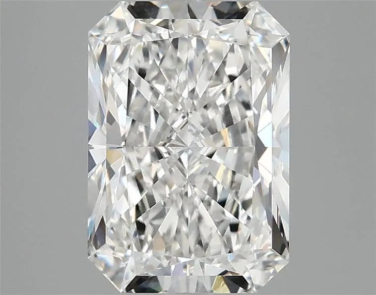 2.88ct Radiant Lab Grown Diamond (Colour E, Clarity VVS2, IGI Certified)