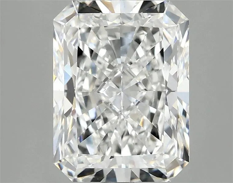 2.89ct Radiant Lab Grown Diamond (Colour E, Clarity VS2, IGI Certified)