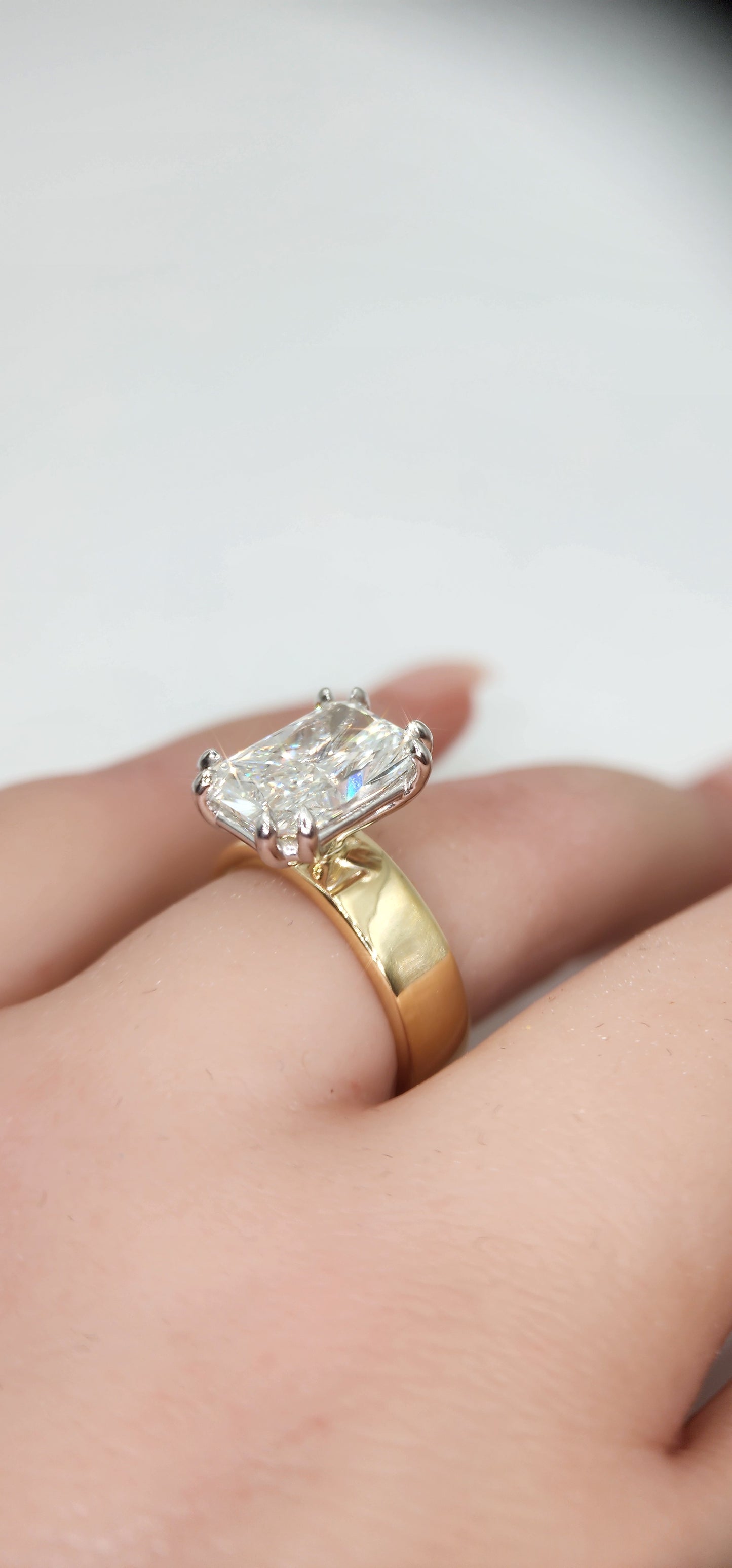 "The Kim" 4.5 Radiant Cut F, VS1 on 14K Yellow Gold 5.5 mm Cigar Band, with 14K White Gold Double-Claw Prongs, IGI Certified Lab Grown Diamond