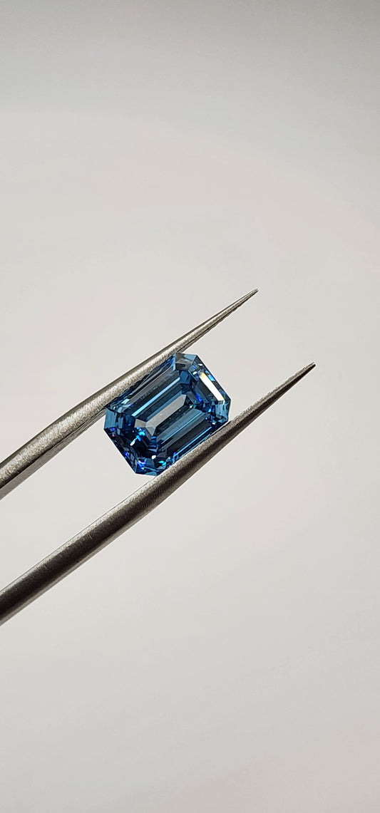 3.04 Carat Emerald Cut Lab Grown Diamond, FANCY VIVID BLUE, SI1 Clarity IGI Certified