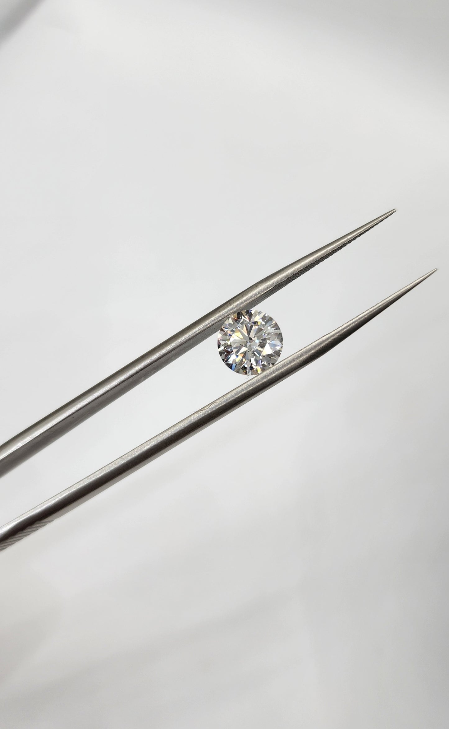 2.02 Carat Round Lab Grown Diamond, Color F, VVS2 Clarity IGI Certified