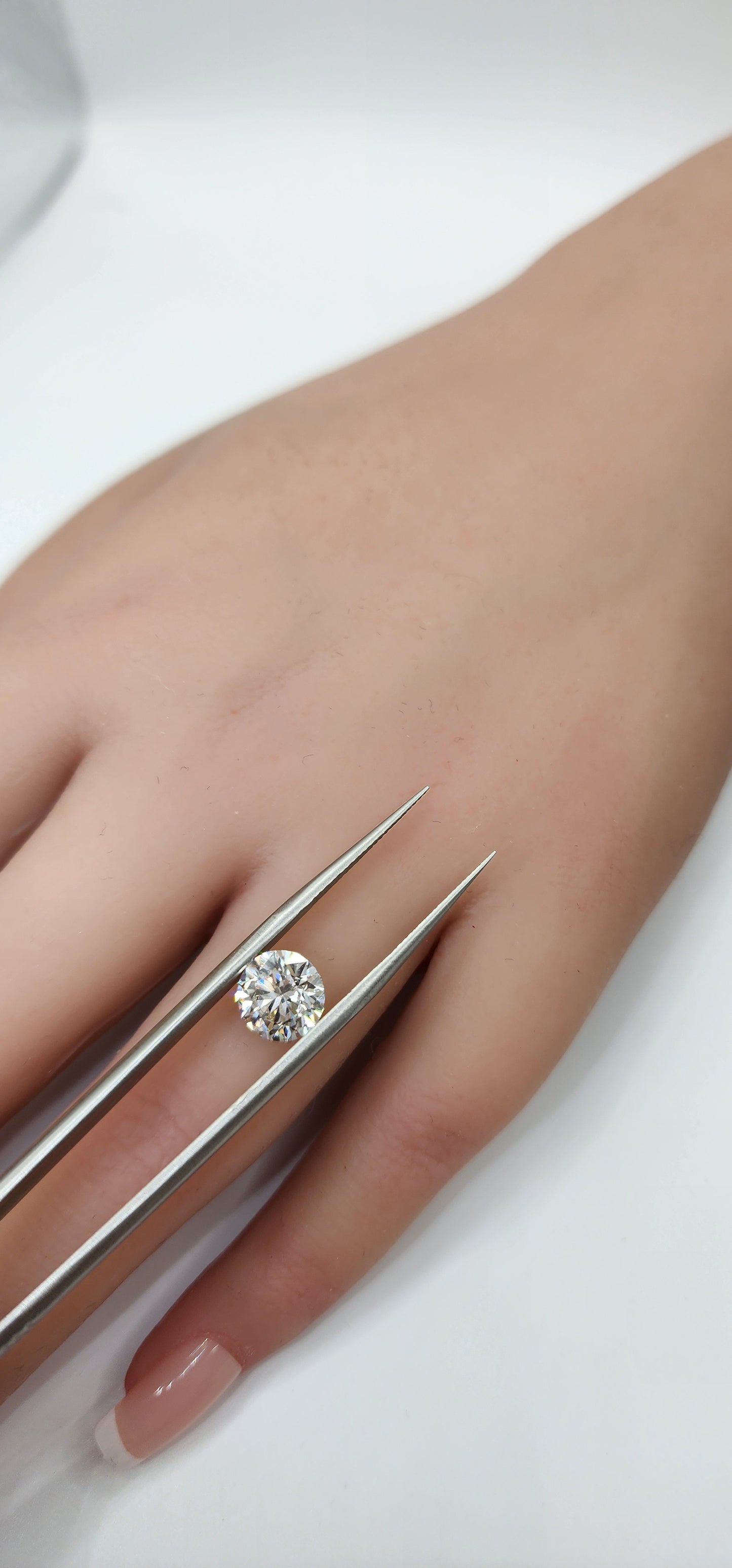 2.02 Carat Round Lab Grown Diamond, Color F, VVS2 Clarity IGI Certified
