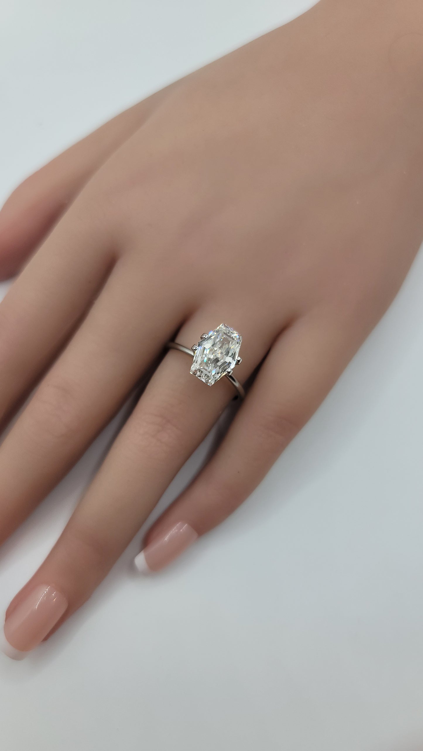 4.09 ct Enlongated Hexagonal (Coffin Cut) Lab Grown Diamond (Colour G, Clarity VVS2, IGI Certified)