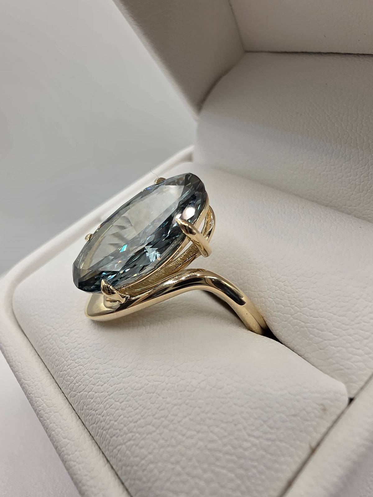 7 Carat Fancy Vivid Green Moval Ring, VS1, in 10k YG Size 9.25, IGI Certified