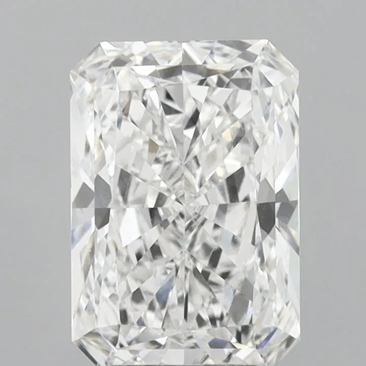 3.03ct Radiant Lab Grown Diamond (Colour E, Clarity VVS1, IGI Certified)
