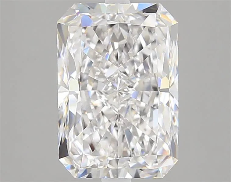 3.15ct Radiant Lab Grown Diamond (Colour E, Clarity VVS1, IGI Certified)