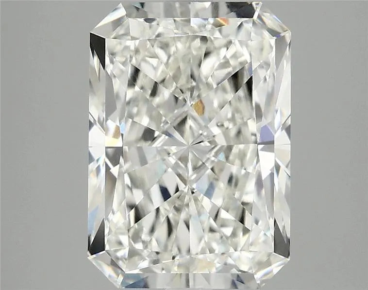 3.89ct Radiant Lab Grown Diamond (Colour G, Clarity VVS2, IGI Certified)