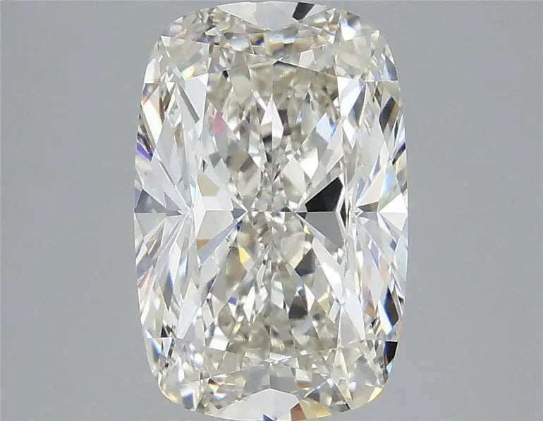 4.02ct Cushion modified Lab Grown Diamond (Colour G, Clarity VVS2, IGI Certified)