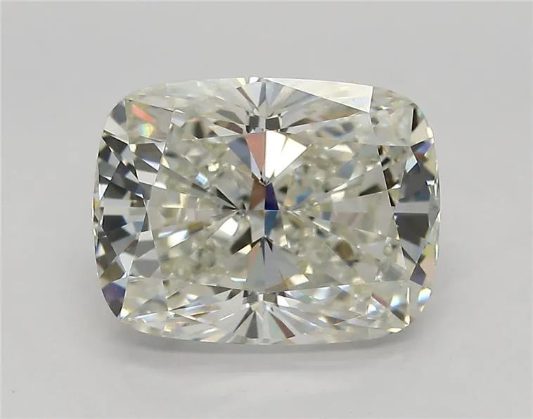 4.04ct Cushion modified Lab Grown Diamond (Colour G, Clarity VVS2, IGI Certified)