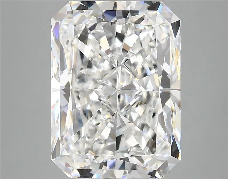 5.01ct Radiant Lab Grown Diamond (Colour E, Clarity VVS2, IGI Certified)