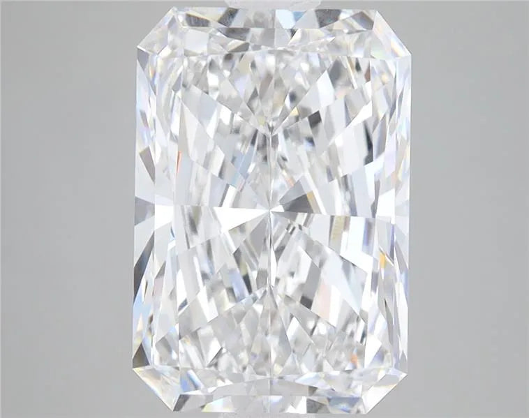 5.03ct Radiant Lab Grown Diamond (Colour E, Clarity VVS2, IGI Certified)