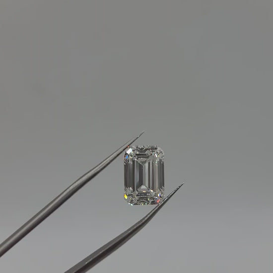 Video of Emerald cut lab diamond
