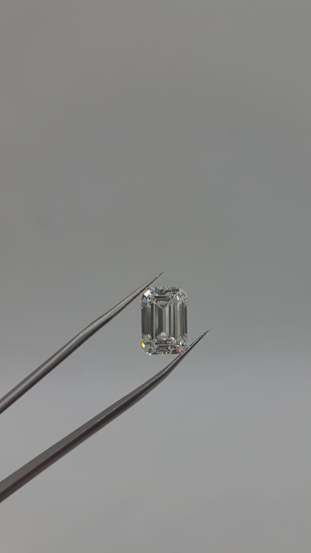 Video of Emerald cut lab diamond